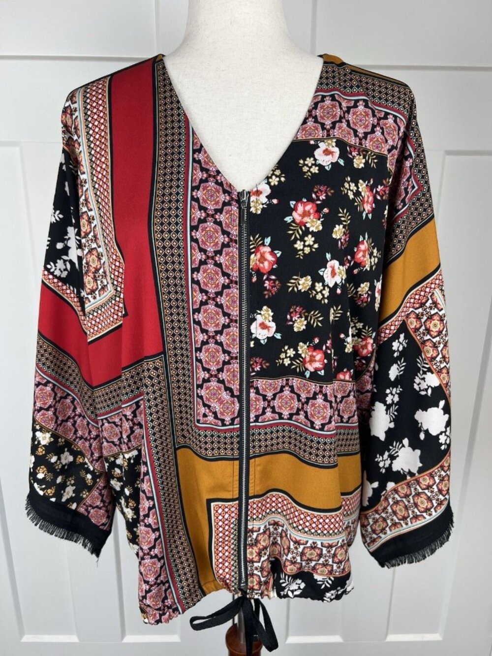 Chico’s Patchwork Print Jacket Size 3 Kimono Sleeve Zip Front Boho Oversized